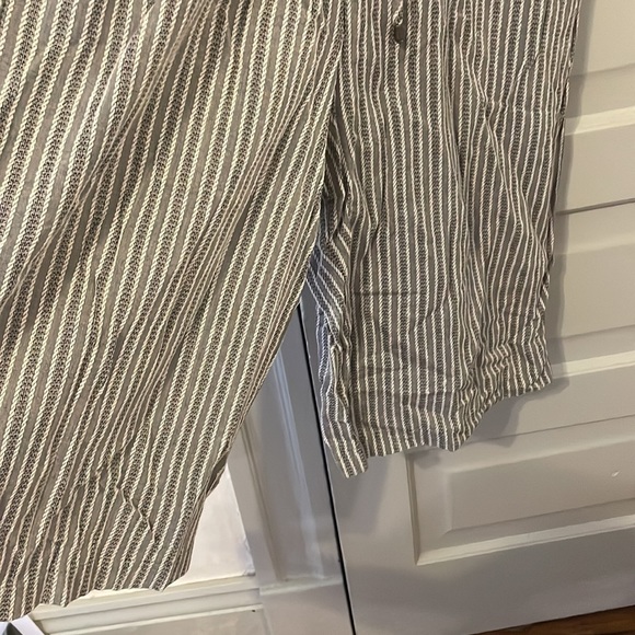 Universal Threads Romper - Picture 5 of 5